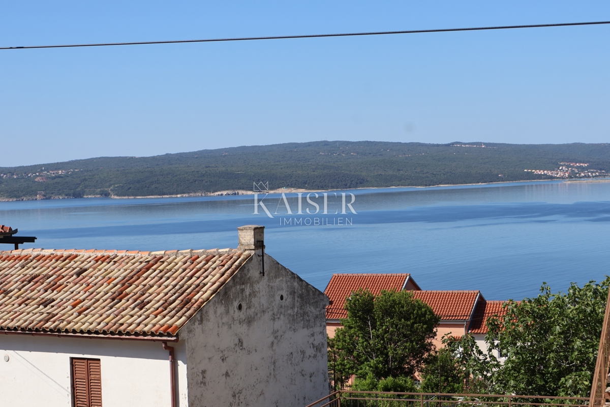 Crikvenica, Dramalj - hiša z dvema apartmajema in vrtom