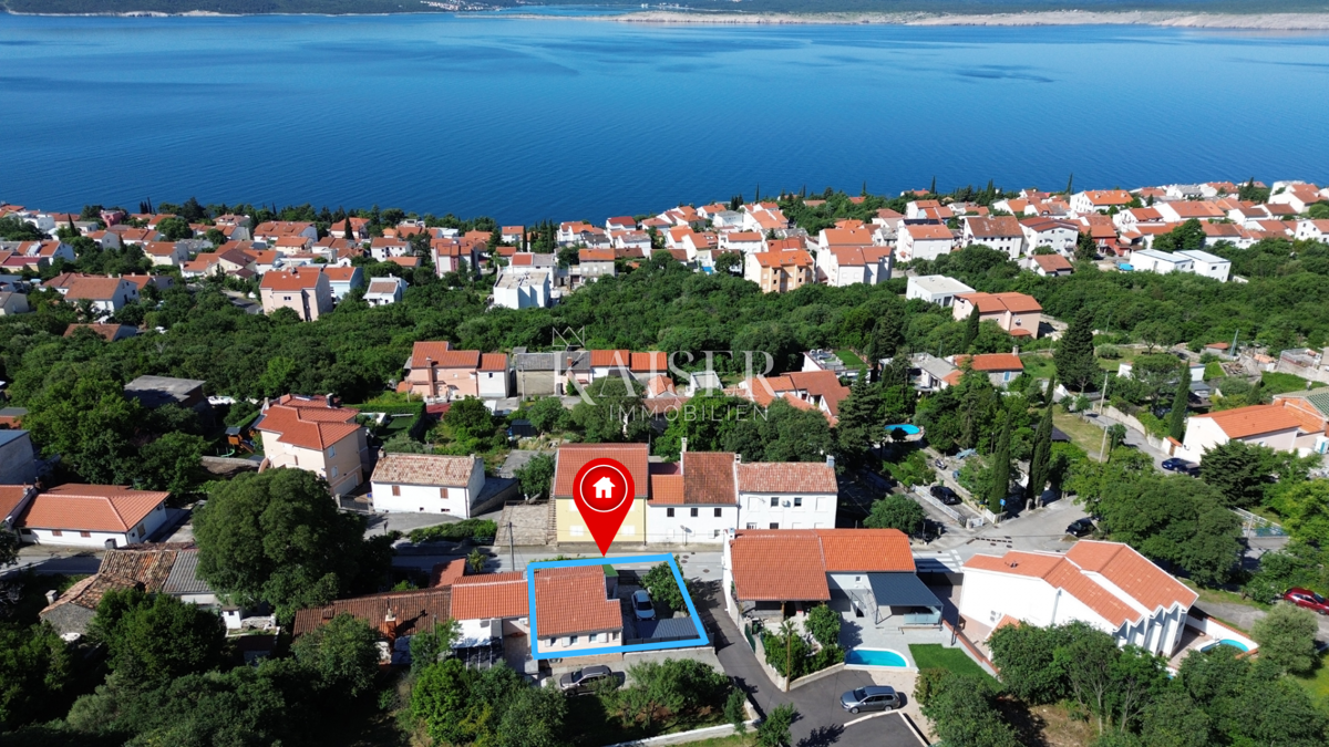 Crikvenica, Dramalj - hiša z dvema apartmajema in vrtom
