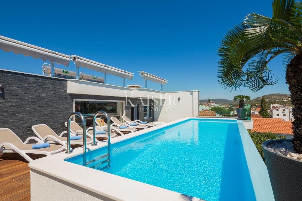 Vila Zečevo Rogozničko, Rogoznica, 380m2