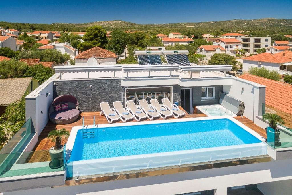 Vila Zečevo Rogozničko, Rogoznica, 380m2