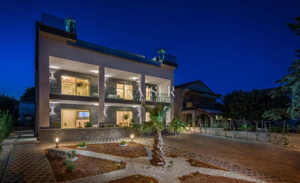 Vila Zečevo Rogozničko, Rogoznica, 380m2
