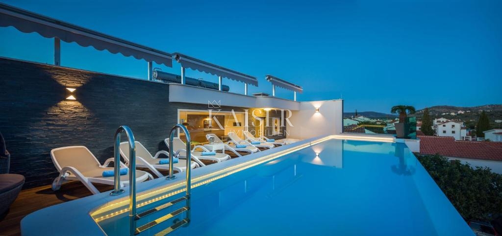 Vila Zečevo Rogozničko, Rogoznica, 380m2