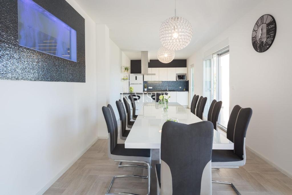Vila Zečevo Rogozničko, Rogoznica, 380m2