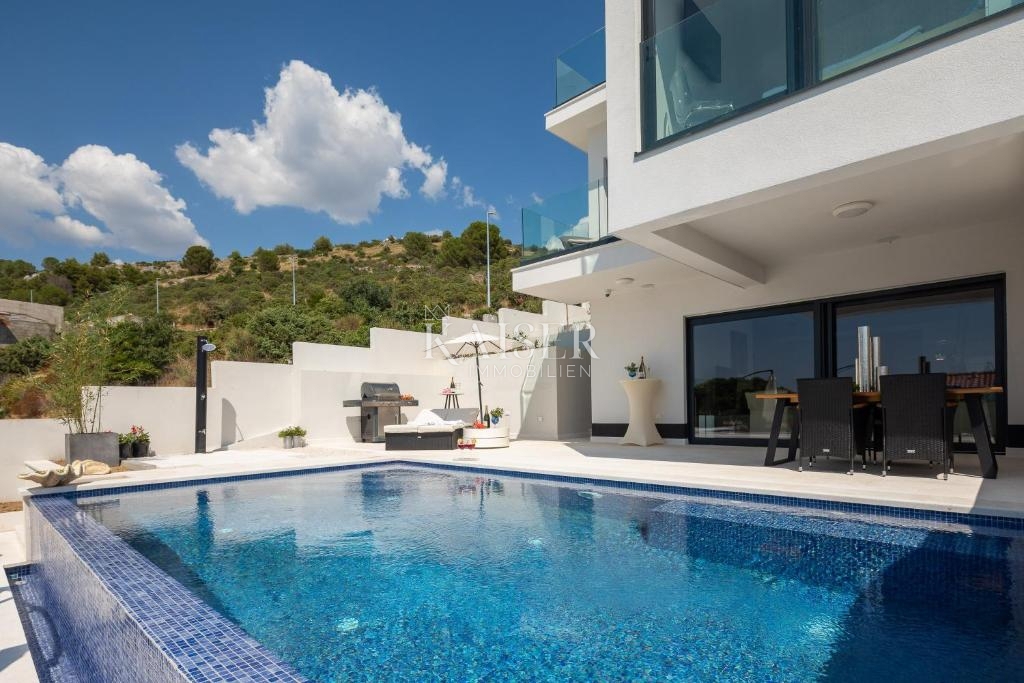 Vila Rogoznica, 300m2