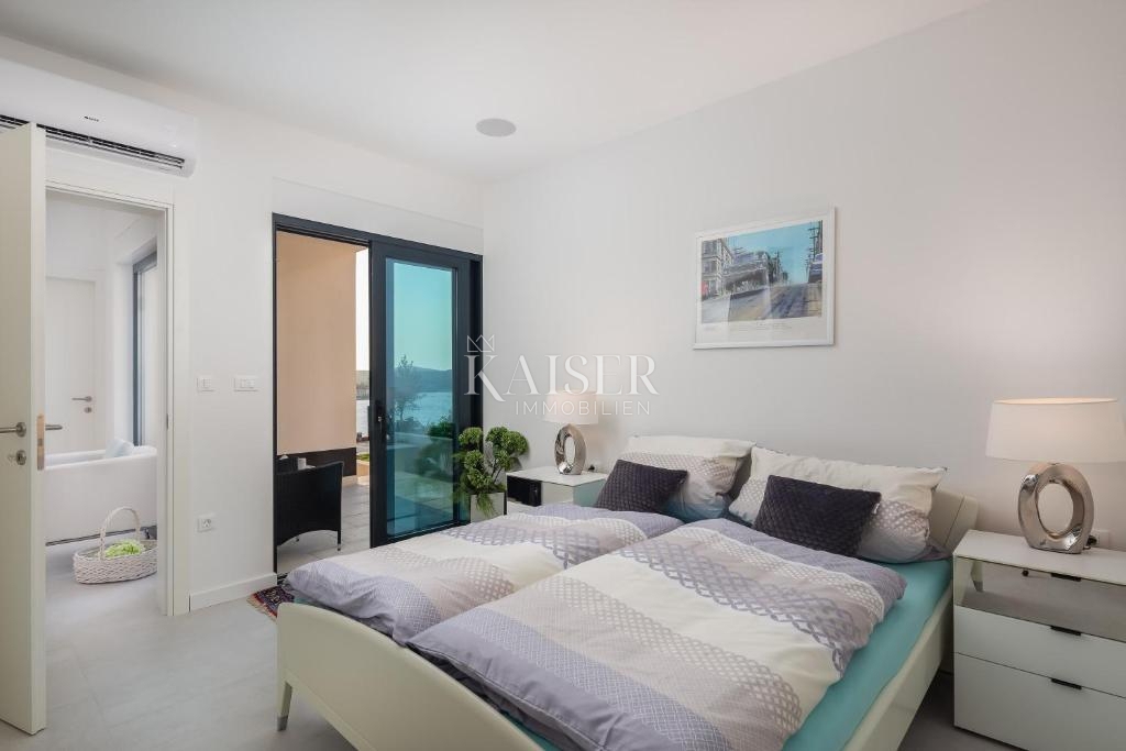 Vila Rogoznica, 300m2