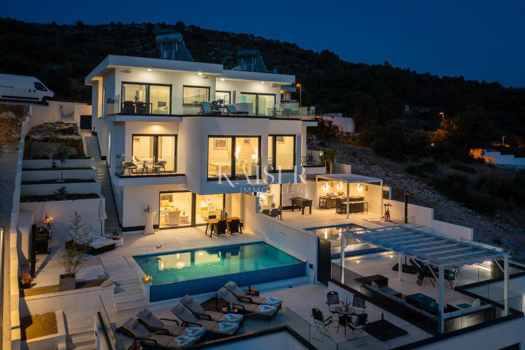 Vila Rogoznica, 300m2