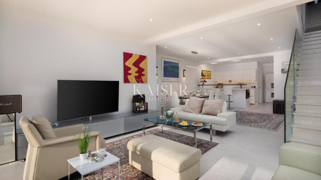 Vila Rogoznica, 300m2