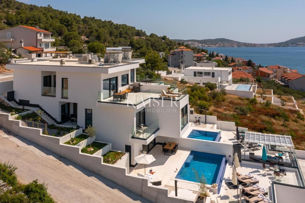 Vila Rogoznica, 300m2