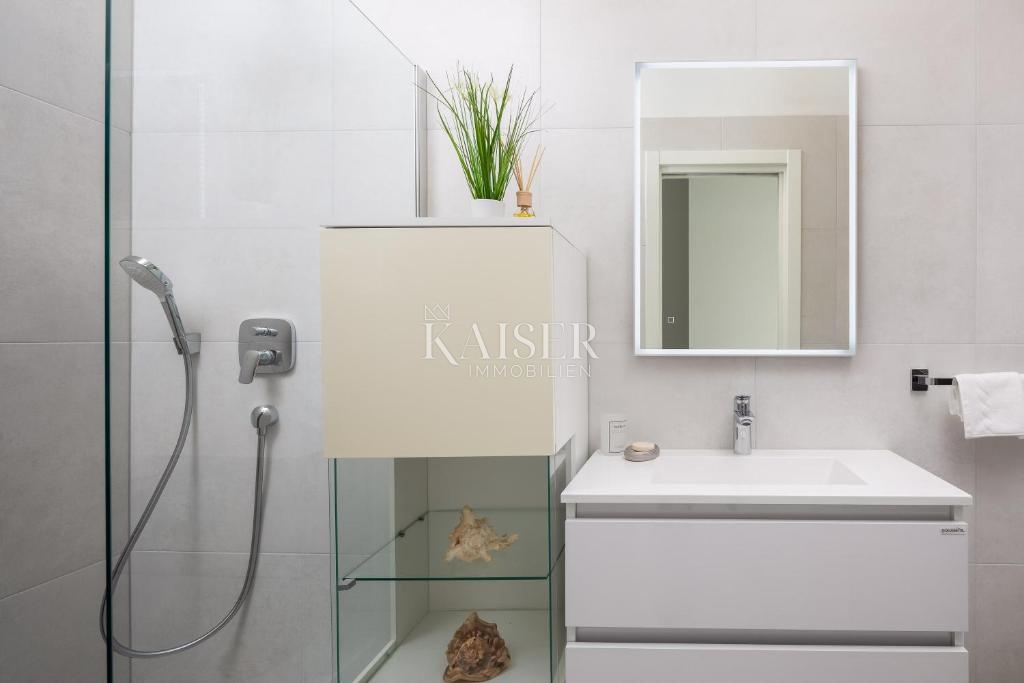 Vila Rogoznica, 300m2