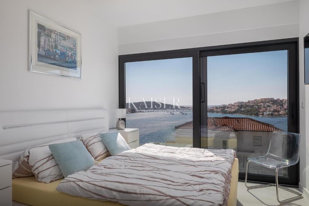 Vila Rogoznica, 300m2