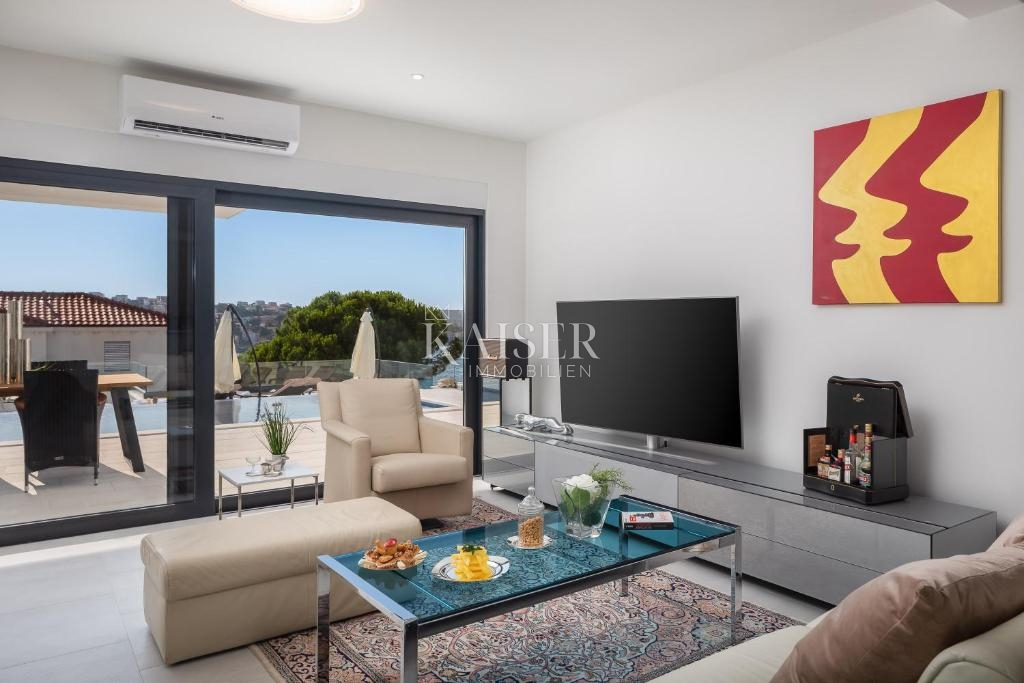 Vila Rogoznica, 300m2