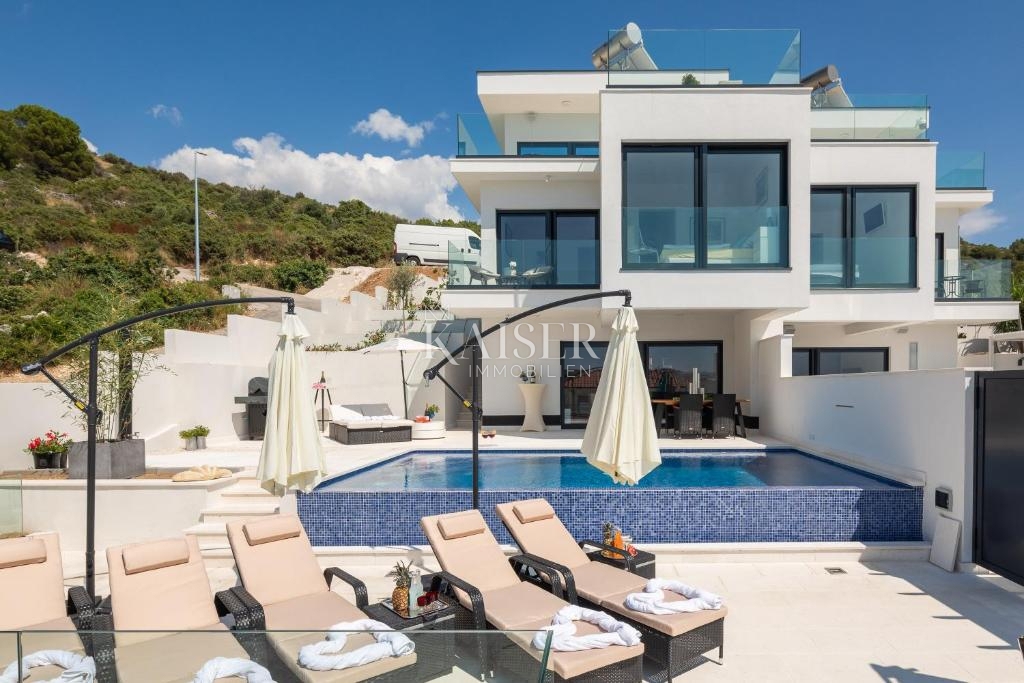 Vila Rogoznica, 300m2