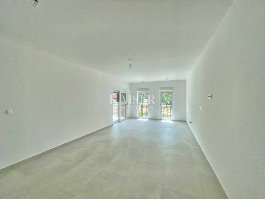 Zadar, Bibinje - apartma 67 m2 blizu morja