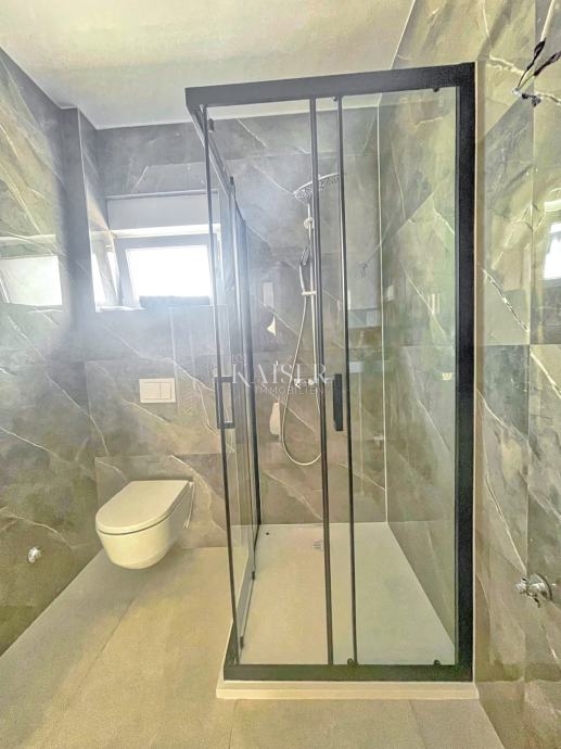 Zadar, Bibinje - apartma 67 m2 blizu morja