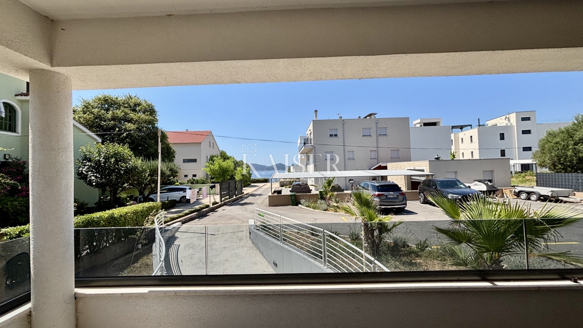 Zadar-Sukošan: Luksuzno stanovanje v pritličju z vrtom in pogledom na morje
