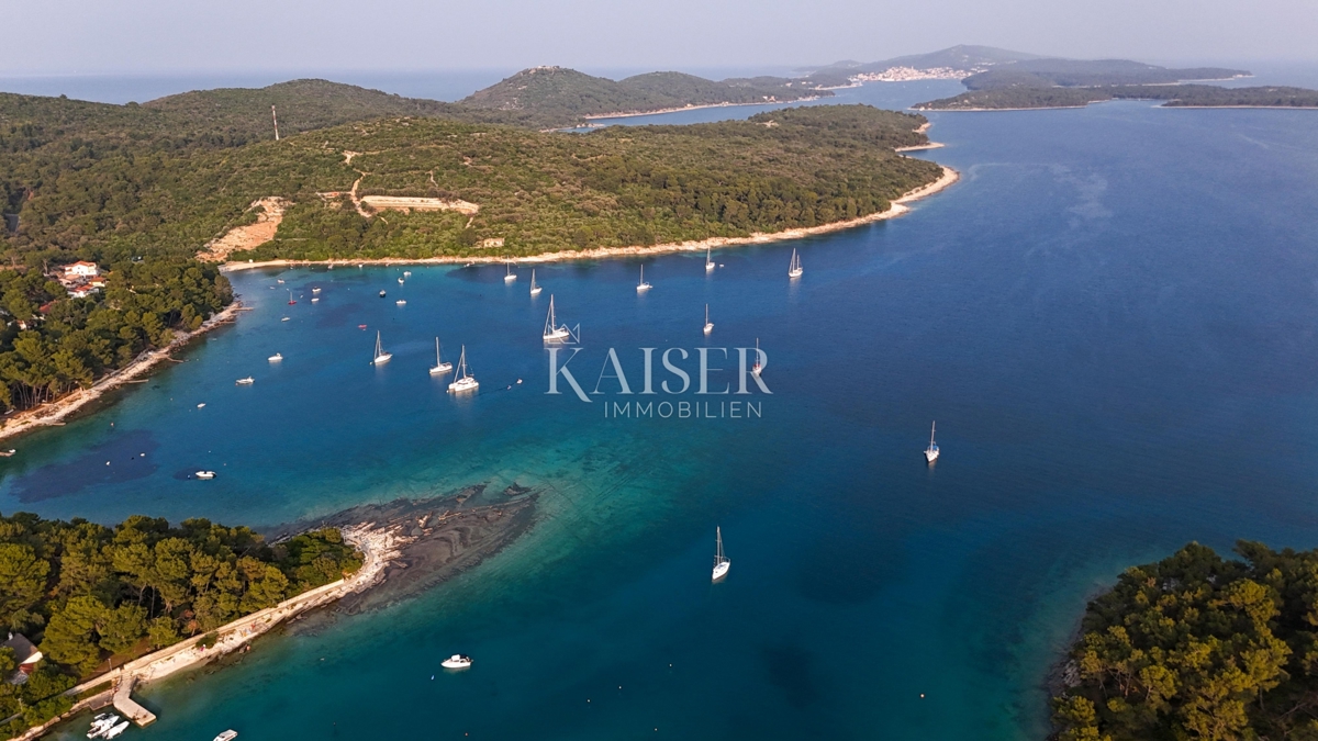  Zazidljivo zemljišče Artatore, Mali Lošinj, 729m2