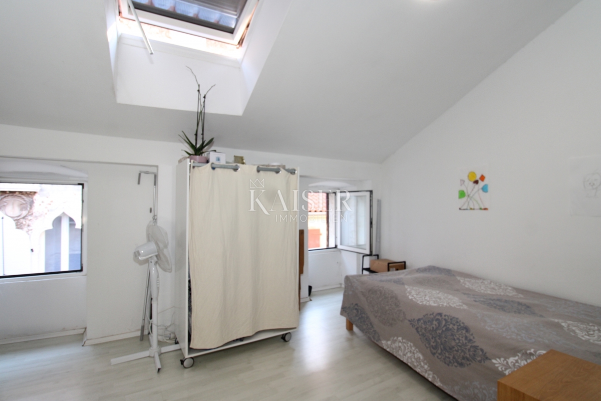 Istra, Rovinj - 72m2 stanovanje na odlični lokaciji s pogledom na morje