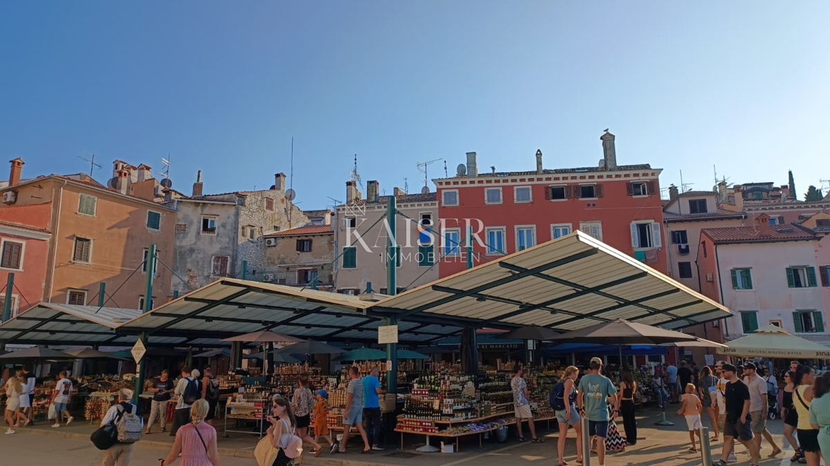 Istra, Rovinj - 72m2 stanovanje na odlični lokaciji s pogledom na morje