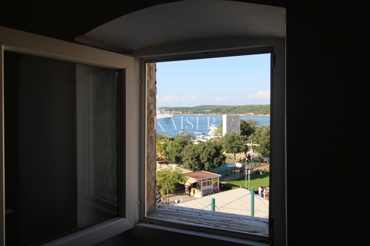 Istra, Rovinj - 72m2 stanovanje na odlični lokaciji s pogledom na morje