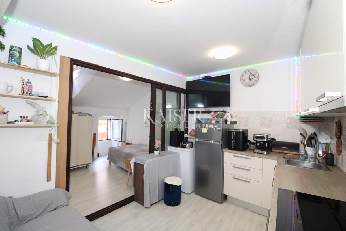 Istra, Rovinj - 72m2 stanovanje na odlični lokaciji s pogledom na morje