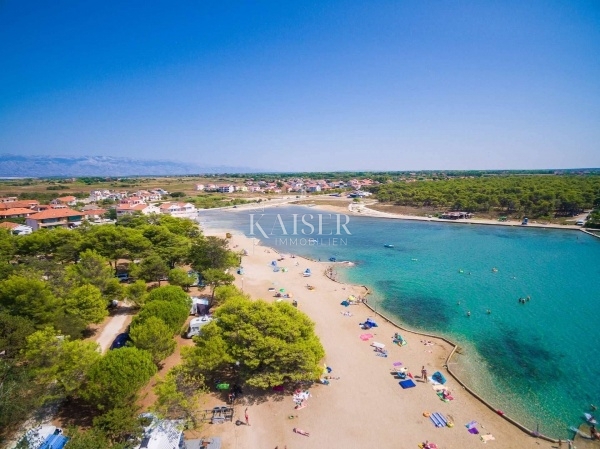 Hiša z velikim potencialom na odlični lokaciji v središču Privlake 