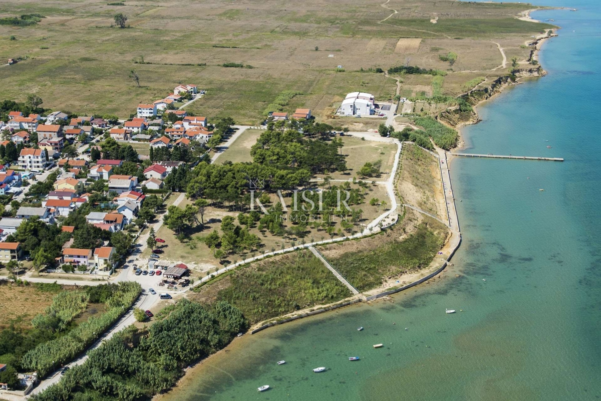 Hiša z velikim potencialom na odlični lokaciji v središču Privlake 