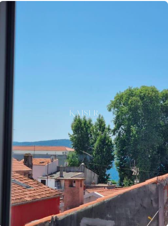 Zadar – Poluotok | Elegantno opremljeno 3-sobno stanovanje v zgodovinskem središču