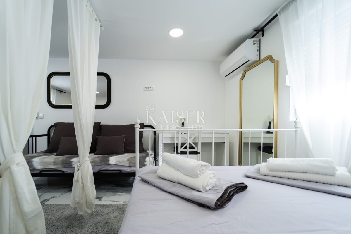 Zadar – Poluotok | Elegantno opremljeno 3-sobno stanovanje v zgodovinskem središču