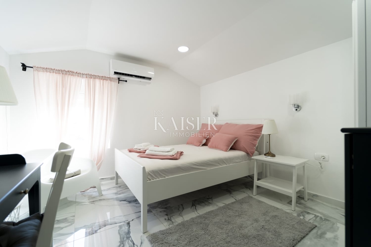 Zadar – Poluotok | Elegantno opremljeno 3-sobno stanovanje v zgodovinskem središču