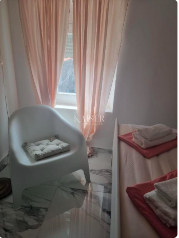 Zadar – Poluotok | Elegantno opremljeno 3-sobno stanovanje v zgodovinskem središču