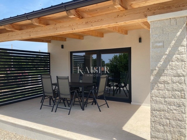 Istra - Umag, nova hiša z opremo in vrtom