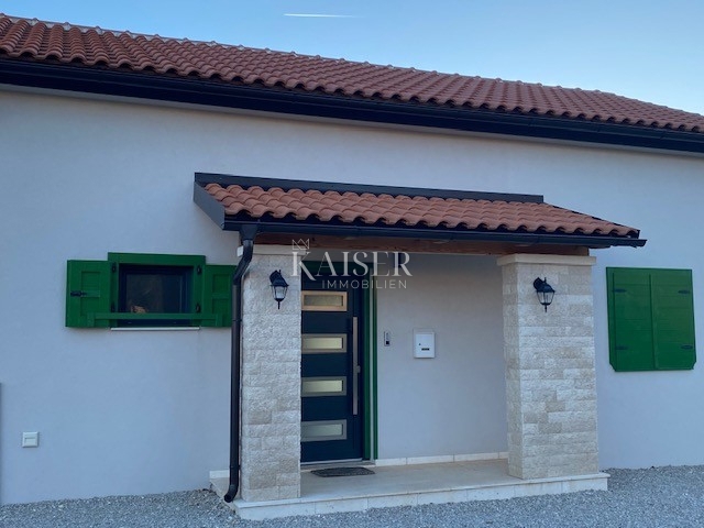 Istra - Umag, nova hiša z opremo in vrtom