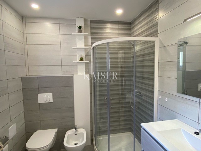 Istra - Umag, nova hiša z opremo in vrtom