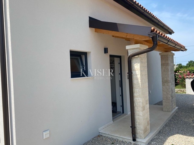 Istra - Umag, nova hiša z opremo in vrtom