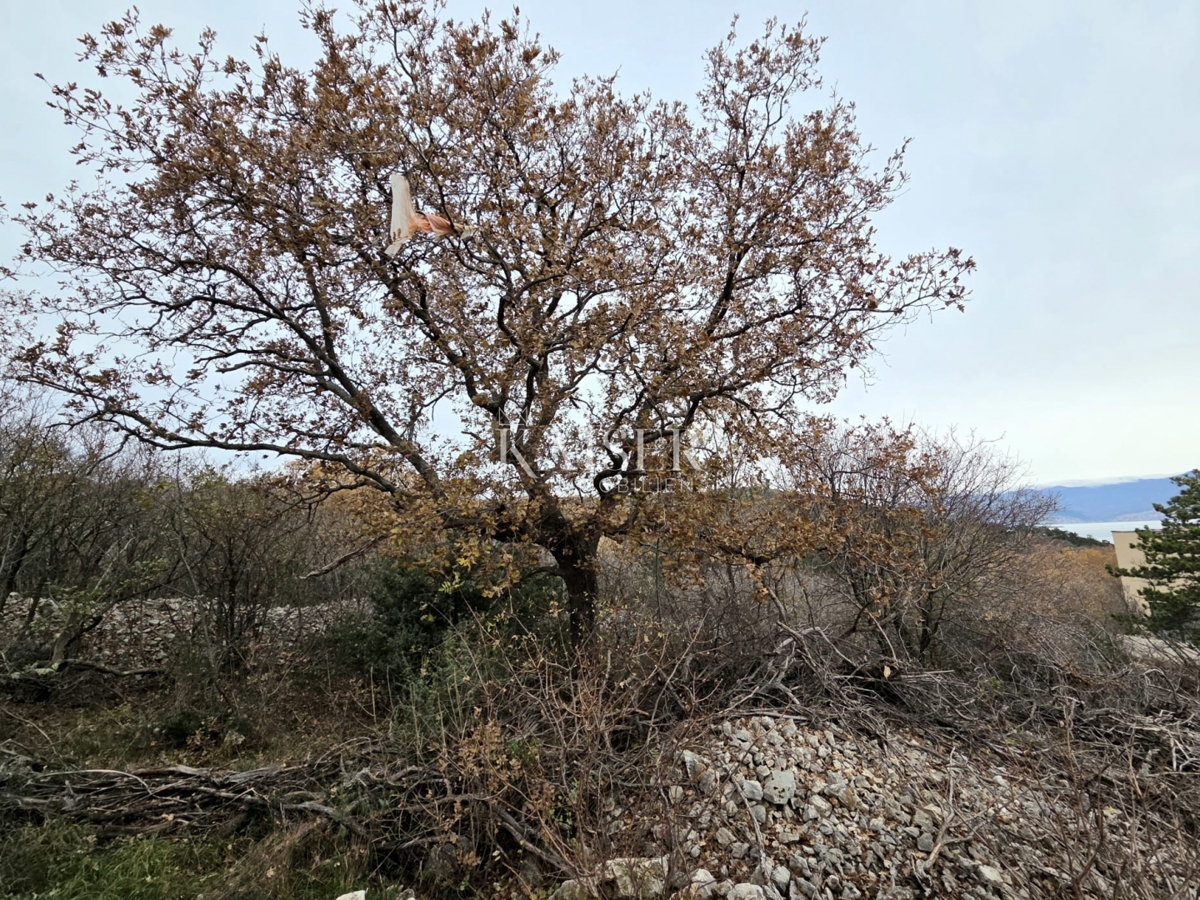 Krk, Vrbnik - gradbeno zemljišče 2700m2, pogled na morje