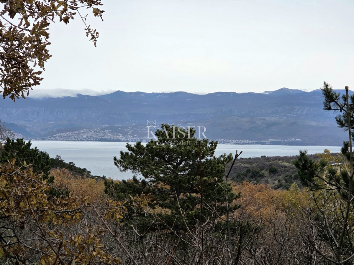 Krk, Vrbnik - gradbeno zemljišče 2700m2, pogled na morje