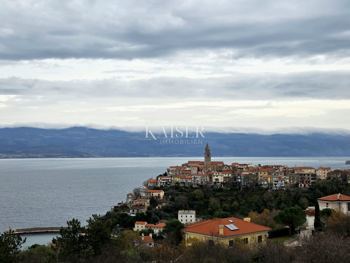Krk, Vrbnik - gradbeno zemljišče 2700m2, pogled na morje