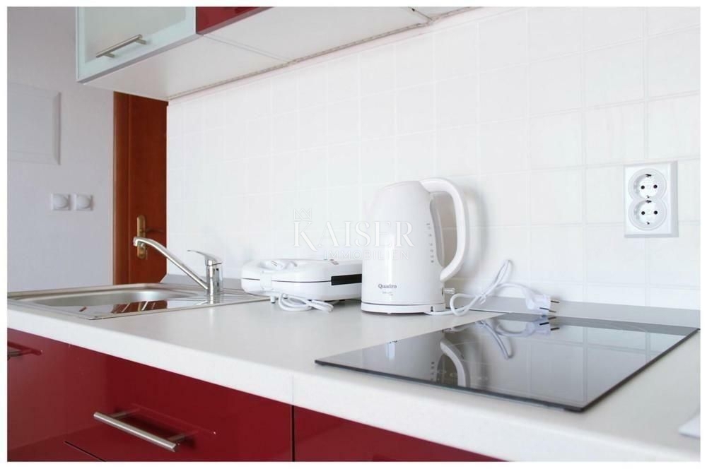 Ražanj, Rogoznica - Apartmajska hiša s 4 enotami in panoramskim pogledom na morje