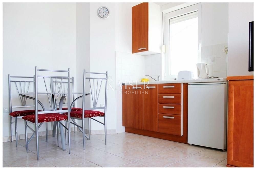 Ražanj, Rogoznica - Apartmajska hiša s 4 enotami in panoramskim pogledom na morje