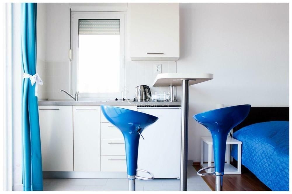 Ražanj, Rogoznica - Apartmajska hiša s 4 enotami in panoramskim pogledom na morje