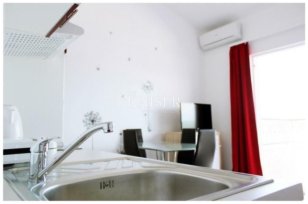 Ražanj, Rogoznica - Apartmajska hiša s 4 enotami in panoramskim pogledom na morje