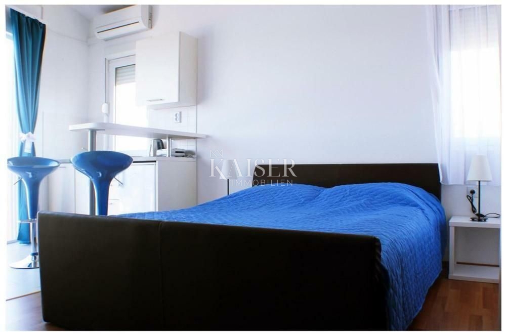 Ražanj, Rogoznica - Apartmajska hiša s 4 enotami in panoramskim pogledom na morje