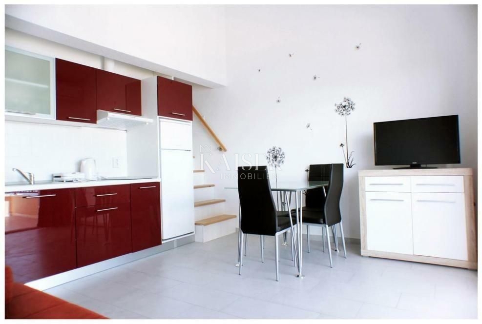 Ražanj, Rogoznica - Apartmajska hiša s 4 enotami in panoramskim pogledom na morje