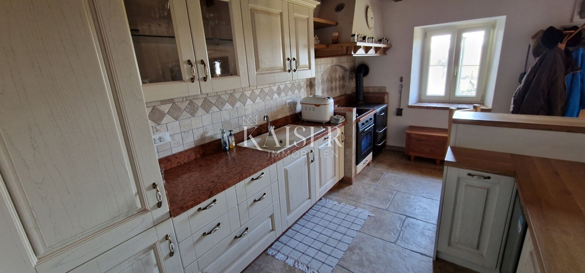 Istra, Jurićani, Edinstvena priložnost!!!! Kamnita hiša v naravi z zemljiščem!!!!