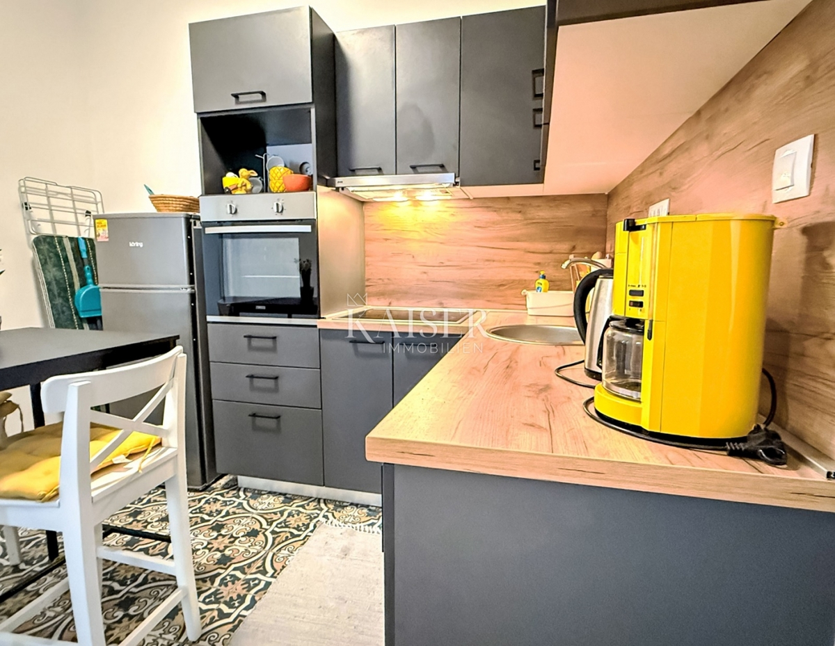 Pag, Novalja - hiša 117m2 z garažo in vrtom