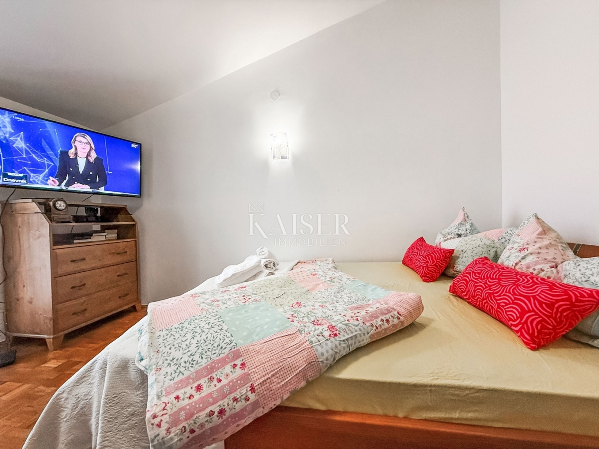 Pag, Novalja - hiša 117m2 z garažo in vrtom