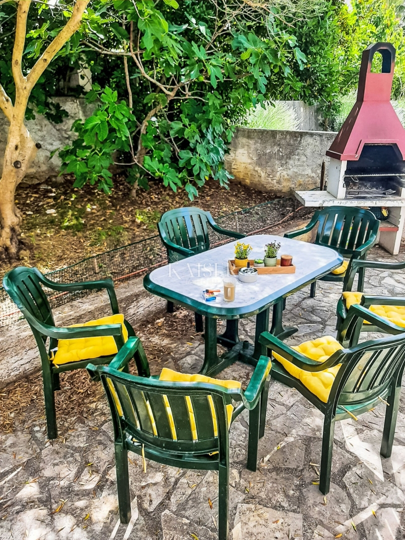 Pag, Novalja - hiša 117m2 z garažo in vrtom