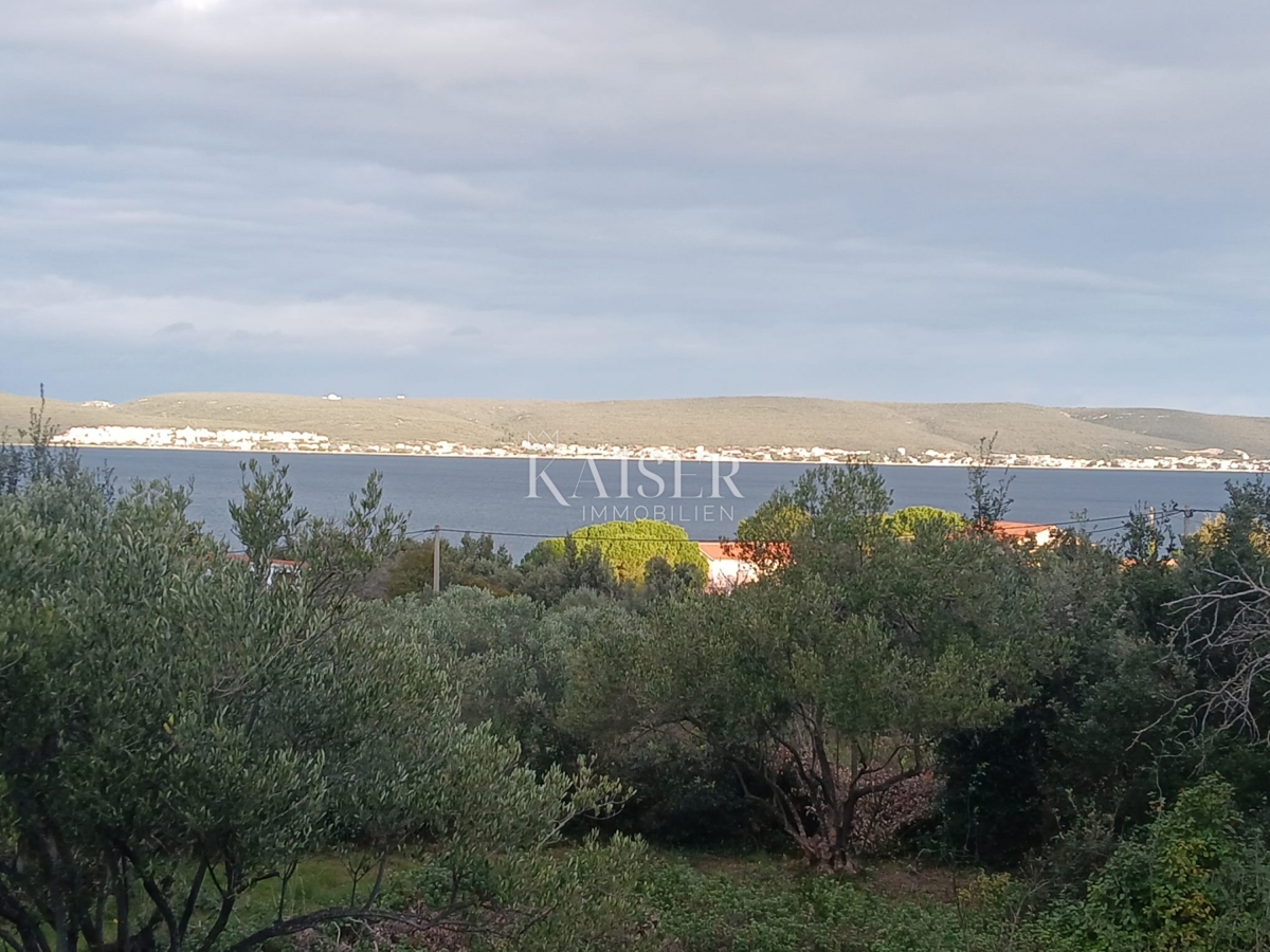  Zazidljivo zemljišče Pašman, 305m2