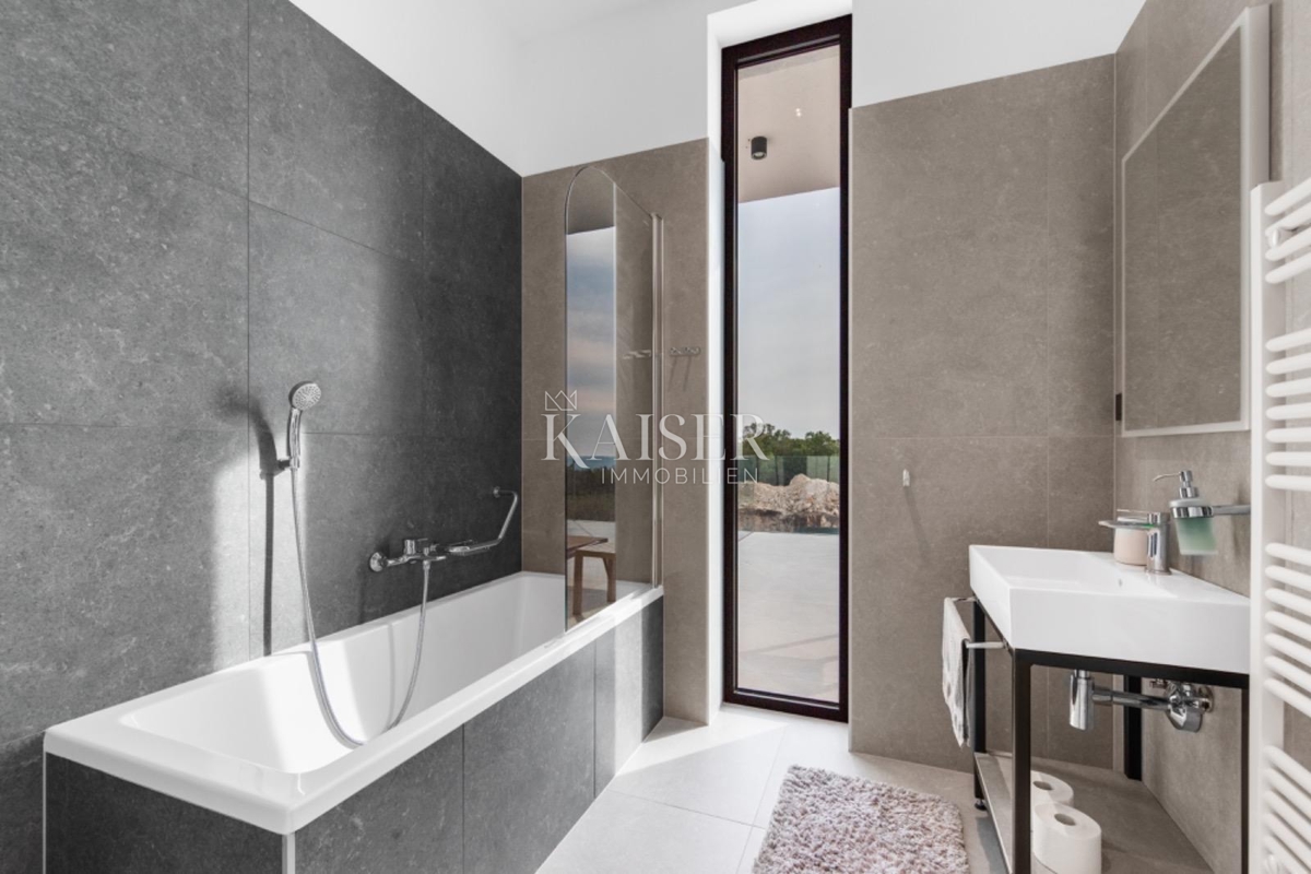 Istra - Poreč, moderna vila z bazenom in wellnessom