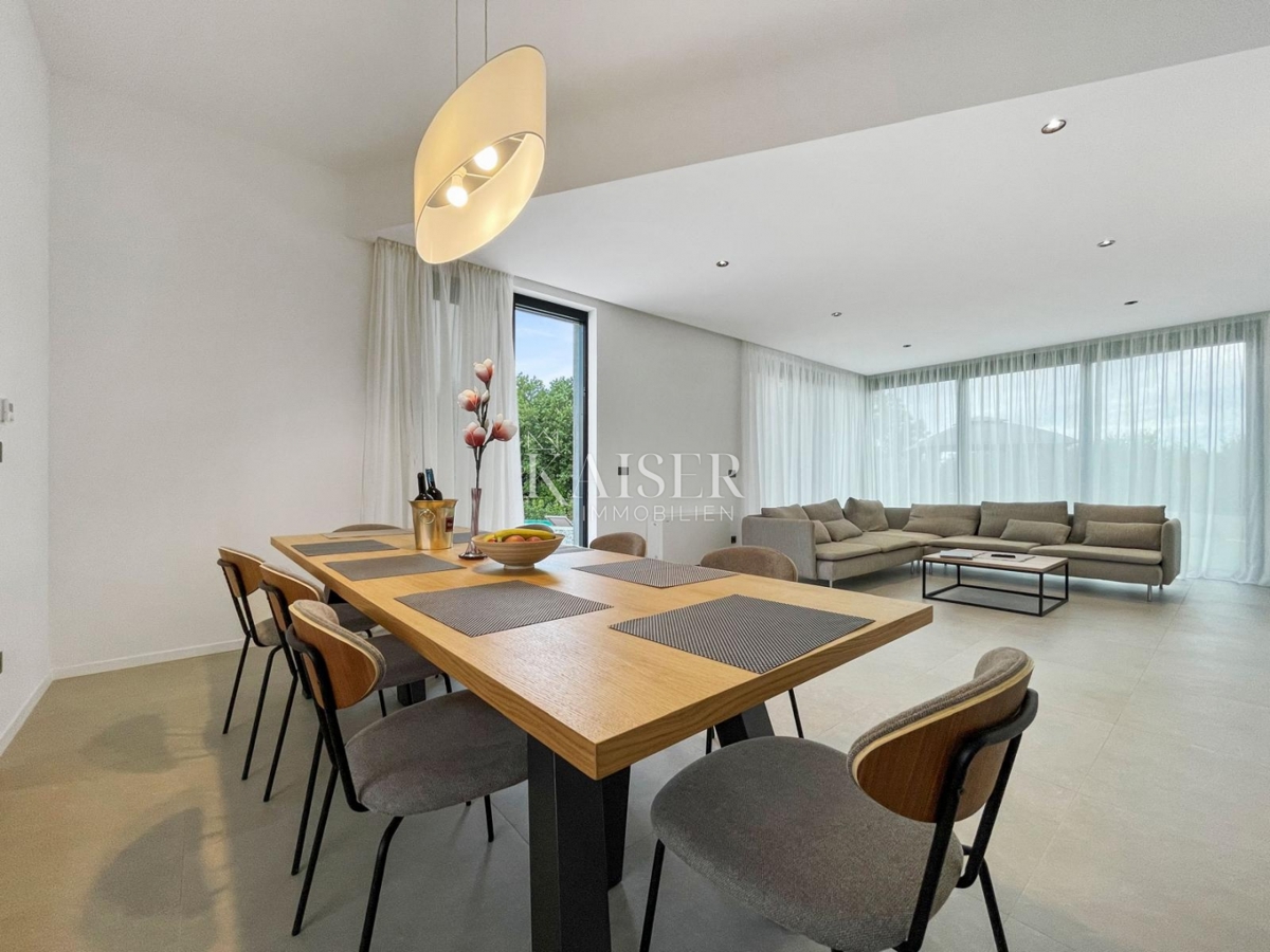 Istra - Poreč, moderna vila z bazenom in wellnessom